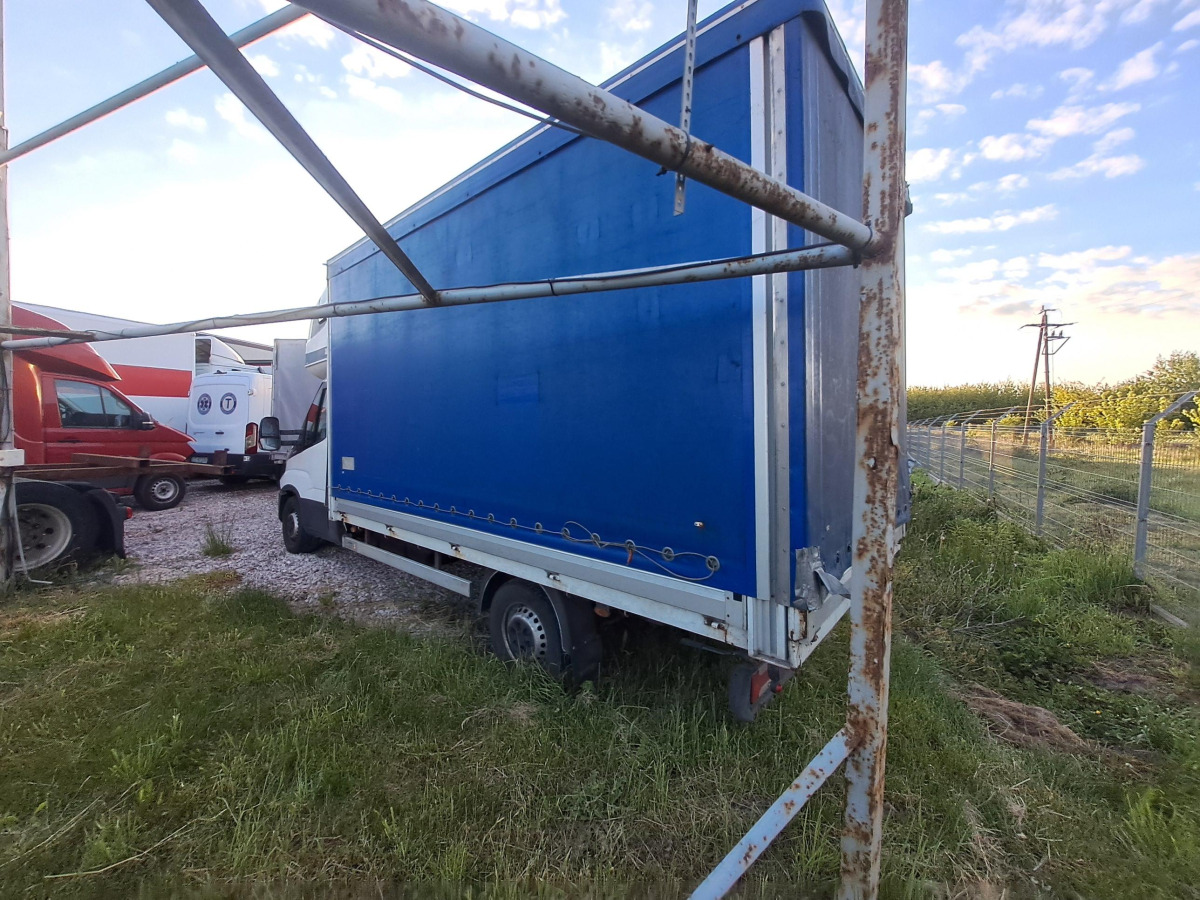 IVECO 35S18 PLANDEKA - Dostavno vozilo s ceradom: slika IVECO 35S18 PLANDEKA - Dostavno vozilo s ceradom IVECO 35S18 PLANDEKA - Dostavno vozilo s ceradom: slika IVECO 35S18 PLANDEKA - Dostavno vozilo s ceradom