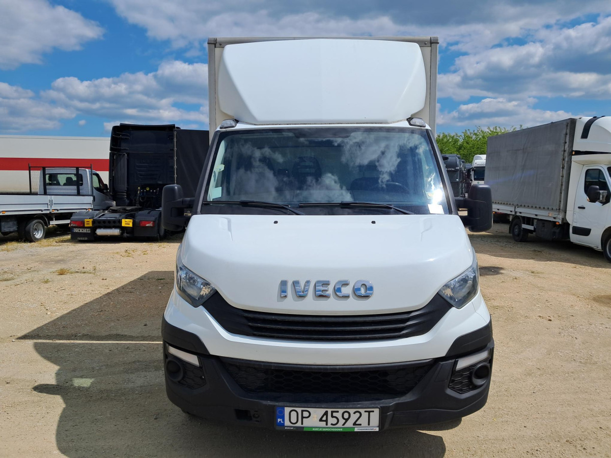 IVECO DAILY KONTENER Z WINDĄ - Dostavno vozilo sa zatvorenim sandukom: slika IVECO DAILY KONTENER Z WINDĄ - Dostavno vozilo sa zatvorenim sandukom IVECO DAILY KONTENER Z WINDĄ - Dostavno vozilo sa zatvorenim sandukom: slika IVECO DAILY KONTENER Z WINDĄ - Dostavno vozilo sa zatvorenim sandukom