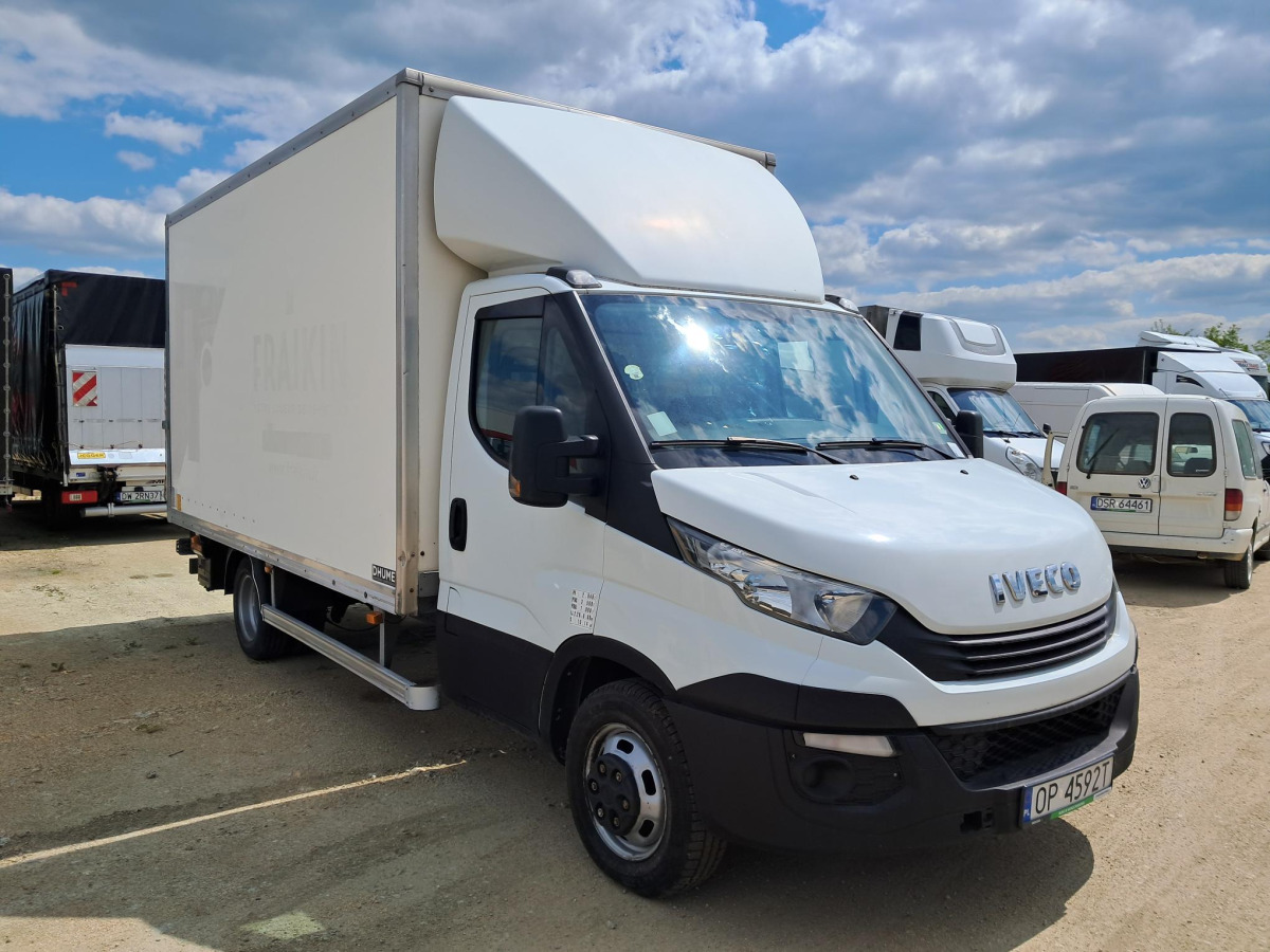 IVECO DAILY KONTENER Z WINDĄ - Dostavno vozilo sa zatvorenim sandukom: slika IVECO DAILY KONTENER Z WINDĄ - Dostavno vozilo sa zatvorenim sandukom IVECO DAILY KONTENER Z WINDĄ - Dostavno vozilo sa zatvorenim sandukom: slika IVECO DAILY KONTENER Z WINDĄ - Dostavno vozilo sa zatvorenim sandukom