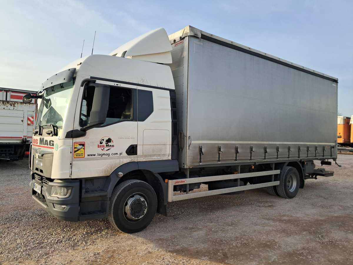 MAN TGM 15.290 SOLÓWKA Z WINDĄ - Kamion: slika MAN TGM 15.290 SOLÓWKA Z WINDĄ - Kamion MAN TGM 15.290 SOLÓWKA Z WINDĄ - Kamion: slika MAN TGM 15.290 SOLÓWKA Z WINDĄ - Kamion