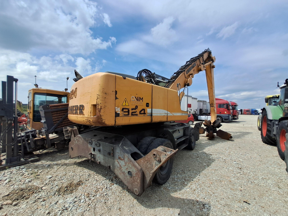 Koparka kołowa – LIEBHERR A 924 C LITRONIC – 2011 – 20 177 h – prace ziemne - Stroj za rukovanje otpadom: slika Koparka kołowa – LIEBHERR A 924 C LITRONIC – 2011 – 20 177 h – prace ziemne - Stroj za rukovanje otpadom Koparka kołowa – LIEBHERR A 924 C LITRONIC – 2011 – 20 177 h – prace ziemne - Stroj za rukovanje otpadom: slika Koparka kołowa – LIEBHERR A 924 C LITRONIC – 2011 – 20 177 h – prace ziemne - Stroj za rukovanje otpadom