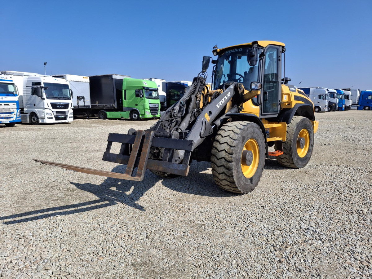 Ładowarka kołowa VOLVO L45H - 2023 - 7858 mth - 75 kW - Utovarivač na kotačima: slika Ładowarka kołowa VOLVO L45H - 2023 - 7858 mth - 75 kW - Utovarivač na kotačima Ładowarka kołowa VOLVO L45H - 2023 - 7858 mth - 75 kW - Utovarivač na kotačima: slika Ładowarka kołowa VOLVO L45H - 2023 - 7858 mth - 75 kW - Utovarivač na kotačima