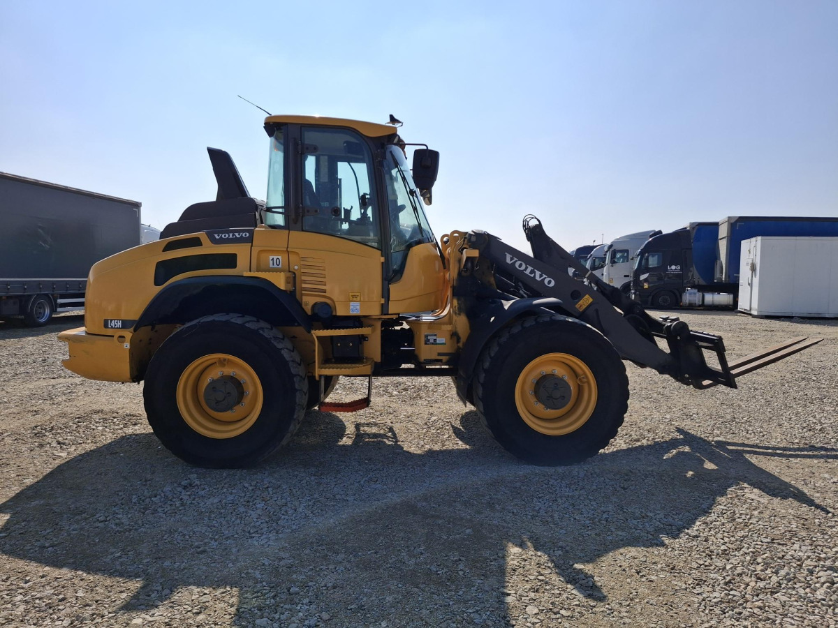 Ładowarka kołowa VOLVO L45H - 2023 - 7858 mth - 75 kW - Utovarivač na kotačima: slika Ładowarka kołowa VOLVO L45H - 2023 - 7858 mth - 75 kW - Utovarivač na kotačima Ładowarka kołowa VOLVO L45H - 2023 - 7858 mth - 75 kW - Utovarivač na kotačima: slika Ładowarka kołowa VOLVO L45H - 2023 - 7858 mth - 75 kW - Utovarivač na kotačima