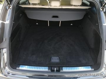 SUV MERCEDES BENZ EQC 400 4MATIC SUV: slika SUV MERCEDES BENZ EQC 400 4MATIC SUV