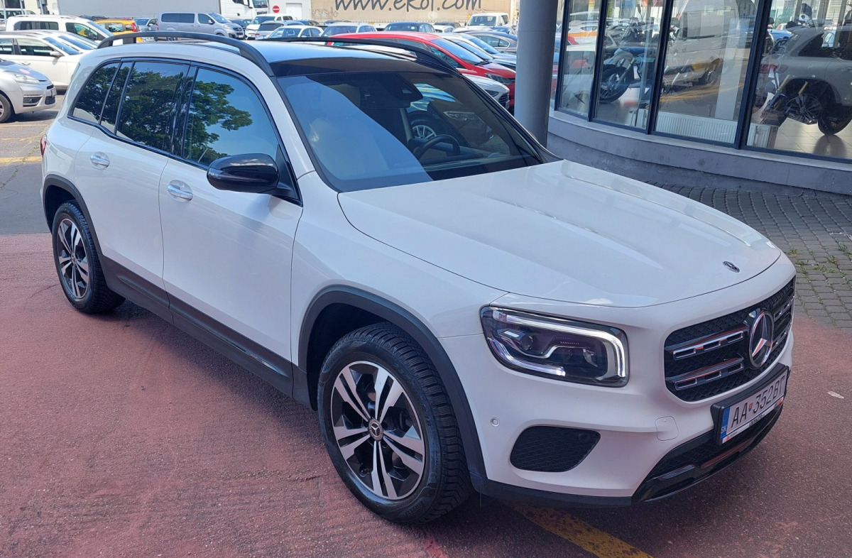 MERCEDES BENZ GLB SUV - SUV: slika MERCEDES BENZ GLB SUV - SUV MERCEDES BENZ GLB SUV - SUV: slika MERCEDES BENZ GLB SUV - SUV