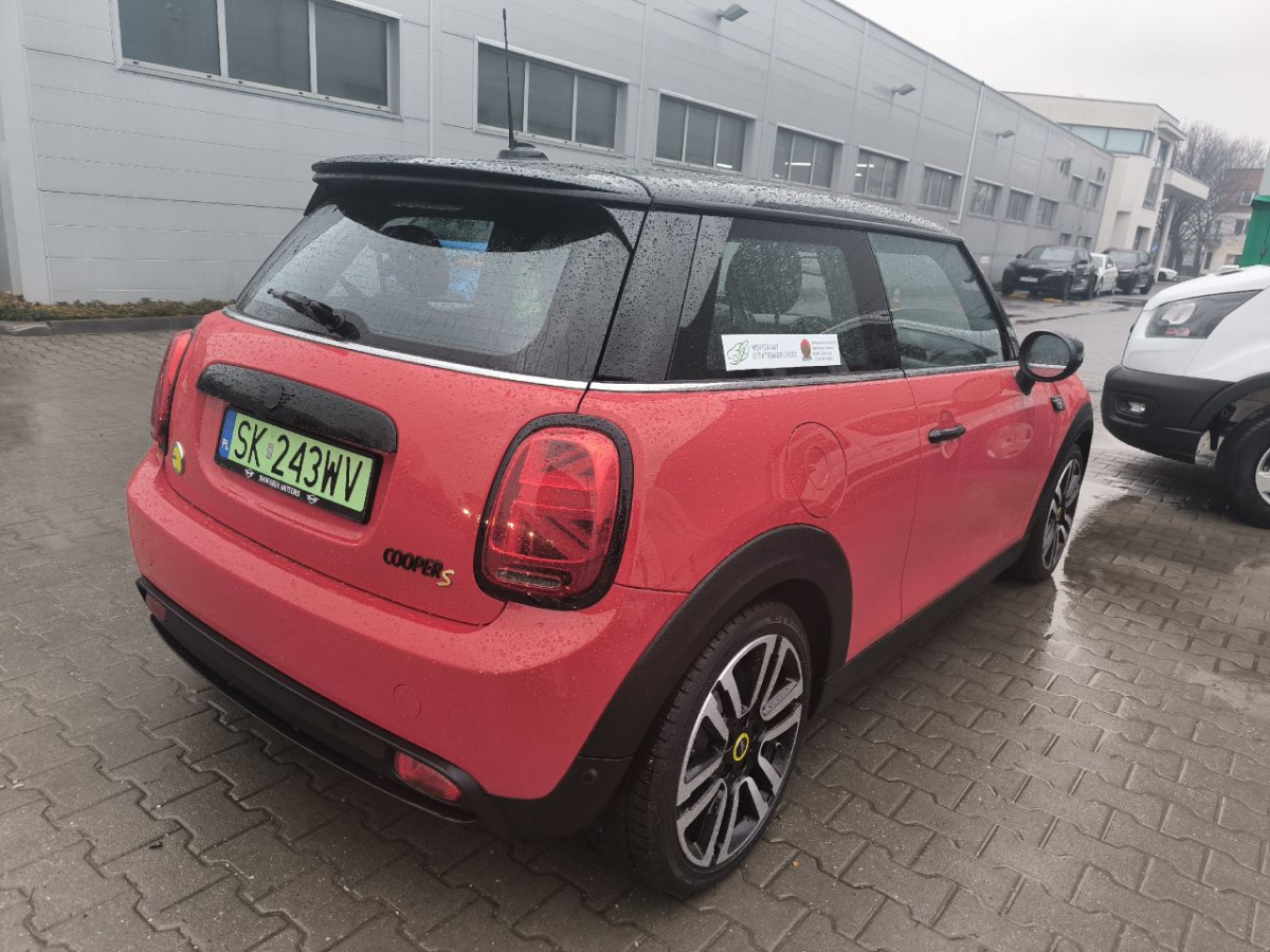 MINI Cooper SE Classic Trim HATCHBACK - Hatchback: slika MINI Cooper SE Classic Trim HATCHBACK - Hatchback MINI Cooper SE Classic Trim HATCHBACK - Hatchback: slika MINI Cooper SE Classic Trim HATCHBACK - Hatchback
