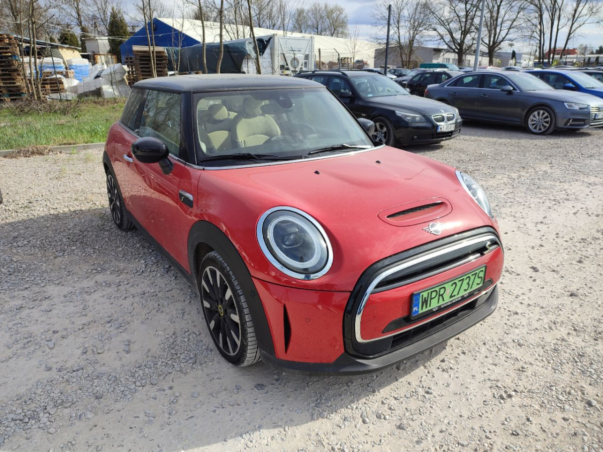 MINI Cooper SE Classic Trim HATCHBACK - Hatchback: slika MINI Cooper SE Classic Trim HATCHBACK - Hatchback MINI Cooper SE Classic Trim HATCHBACK - Hatchback: slika MINI Cooper SE Classic Trim HATCHBACK - Hatchback