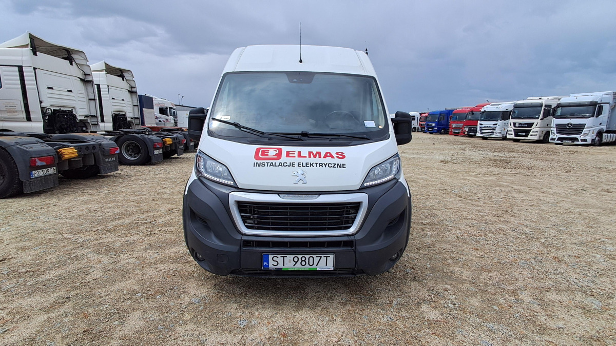 PEUGEOT BOXER BRYGADÓWKA - Dostavno vozilo s dvostrukom kabinom: slika PEUGEOT BOXER BRYGADÓWKA - Dostavno vozilo s dvostrukom kabinom PEUGEOT BOXER BRYGADÓWKA - Dostavno vozilo s dvostrukom kabinom: slika PEUGEOT BOXER BRYGADÓWKA - Dostavno vozilo s dvostrukom kabinom