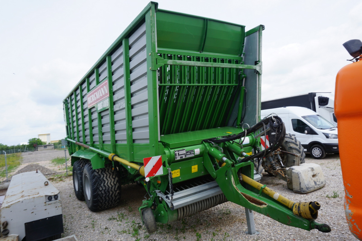 Przyczepa samozbierająca - BERGMANN CAREX 410S - Samoutovarni vagon: slika Przyczepa samozbierająca - BERGMANN CAREX 410S - Samoutovarni vagon Przyczepa samozbierająca - BERGMANN CAREX 410S - Samoutovarni vagon: slika Przyczepa samozbierająca - BERGMANN CAREX 410S - Samoutovarni vagon