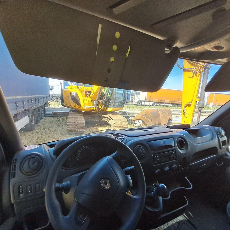 Dostavno vozilo s ceradom RENAULT MASTER PLANDEKA: slika Dostavno vozilo s ceradom RENAULT MASTER PLANDEKA