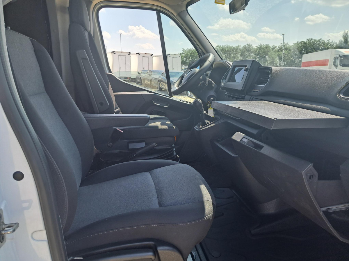 Dostavno vozilo s ceradom RENAULT MASTER PLANDEKA: slika Dostavno vozilo s ceradom RENAULT MASTER PLANDEKA