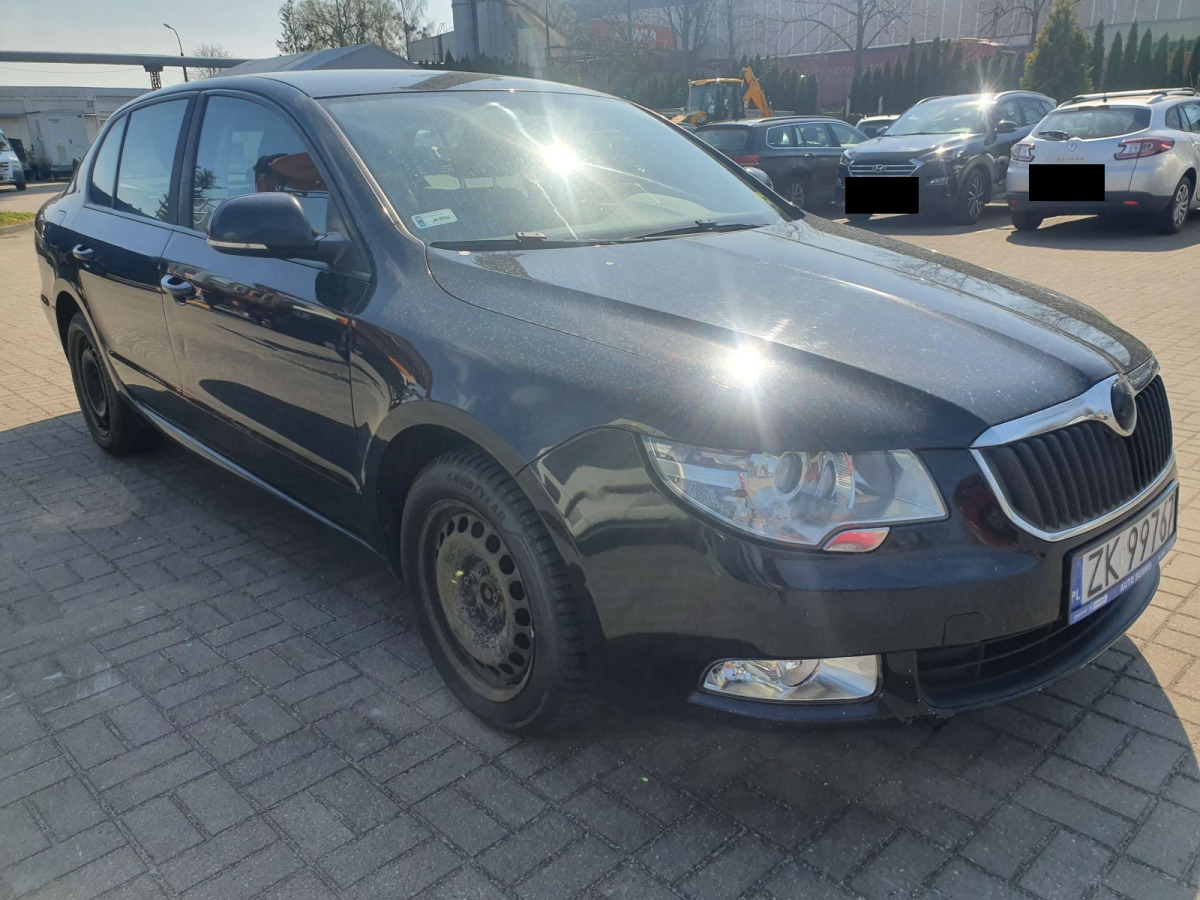 SKODA SUPERB SEDAN - Limuzina: slika SKODA SUPERB SEDAN - Limuzina SKODA SUPERB SEDAN - Limuzina: slika SKODA SUPERB SEDAN - Limuzina