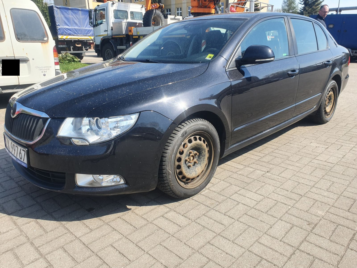 SKODA SUPERB SEDAN - Limuzina: slika SKODA SUPERB SEDAN - Limuzina SKODA SUPERB SEDAN - Limuzina: slika SKODA SUPERB SEDAN - Limuzina