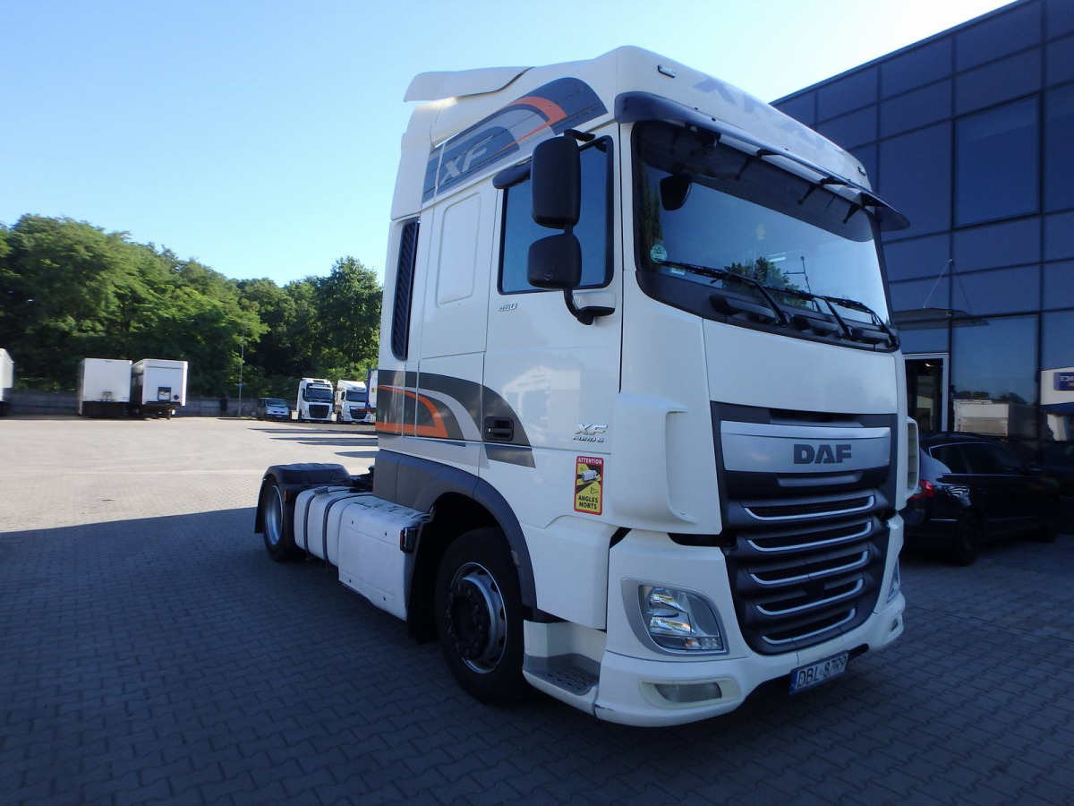 DAF XF 460 CIĄGNIK SIODŁOWY - Tegljač: slika DAF XF 460 CIĄGNIK SIODŁOWY - Tegljač DAF XF 460 CIĄGNIK SIODŁOWY - Tegljač: slika DAF XF 460 CIĄGNIK SIODŁOWY - Tegljač