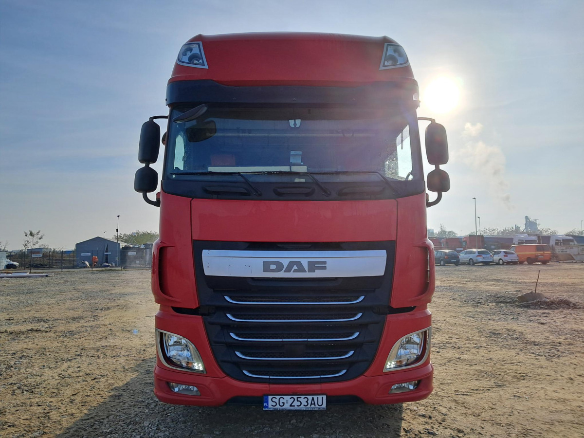 DAF XF 460 FT CIĄGNIK SIODŁOWY - Tegljač: slika DAF XF 460 FT CIĄGNIK SIODŁOWY - Tegljač DAF XF 460 FT CIĄGNIK SIODŁOWY - Tegljač: slika DAF XF 460 FT CIĄGNIK SIODŁOWY - Tegljač