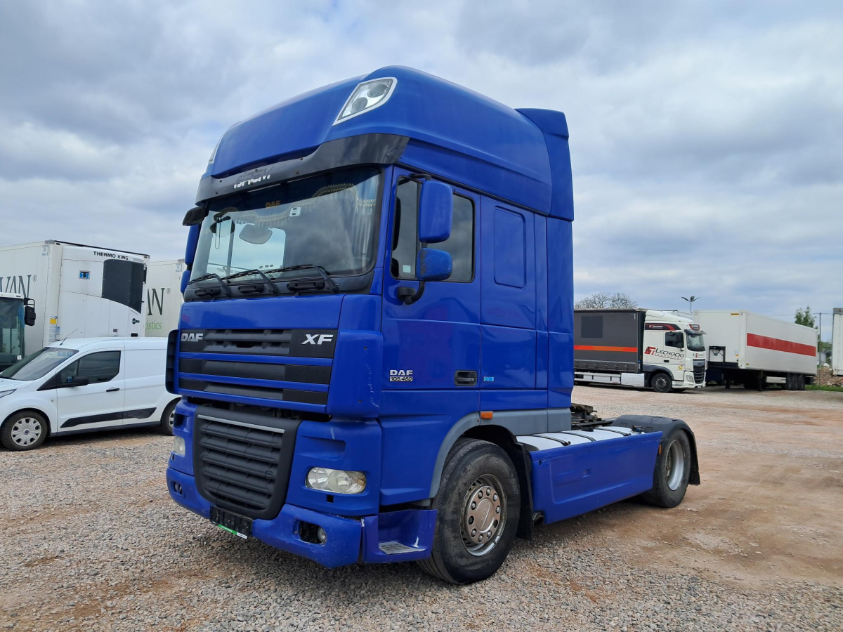 DAF XF CIĄGNIK SIODŁOWY - Tegljač: slika DAF XF CIĄGNIK SIODŁOWY - Tegljač DAF XF CIĄGNIK SIODŁOWY - Tegljač: slika DAF XF CIĄGNIK SIODŁOWY - Tegljač