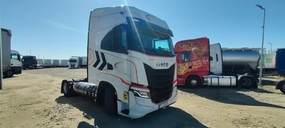 IVECO AS440ST/FP LT LNG CIĄGNIK SIODŁOWY - Tegljač: slika IVECO AS440ST/FP LT LNG CIĄGNIK SIODŁOWY - Tegljač IVECO AS440ST/FP LT LNG CIĄGNIK SIODŁOWY - Tegljač: slika IVECO AS440ST/FP LT LNG CIĄGNIK SIODŁOWY - Tegljač
