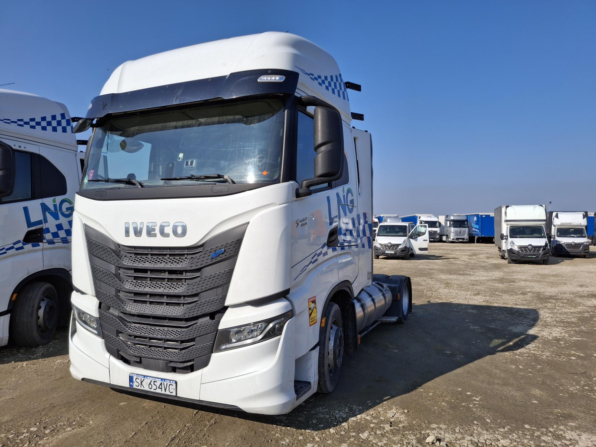 IVECO AS440ST/FP LT LNG CIĄGNIK SIODŁOWY - Tegljač: slika IVECO AS440ST/FP LT LNG CIĄGNIK SIODŁOWY - Tegljač IVECO AS440ST/FP LT LNG CIĄGNIK SIODŁOWY - Tegljač: slika IVECO AS440ST/FP LT LNG CIĄGNIK SIODŁOWY - Tegljač