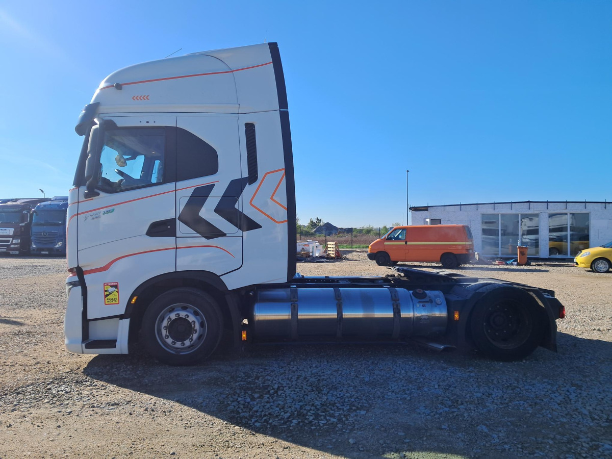 IVECO AS440ST/FP LT LNG CIĄGNIK SIODŁOWY - Tegljač: slika IVECO AS440ST/FP LT LNG CIĄGNIK SIODŁOWY - Tegljač IVECO AS440ST/FP LT LNG CIĄGNIK SIODŁOWY - Tegljač: slika IVECO AS440ST/FP LT LNG CIĄGNIK SIODŁOWY - Tegljač