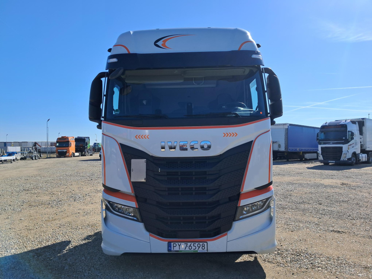 IVECO AS440ST/FP LT LNG CIĄGNIK SIODŁOWY - Tegljač: slika IVECO AS440ST/FP LT LNG CIĄGNIK SIODŁOWY - Tegljač IVECO AS440ST/FP LT LNG CIĄGNIK SIODŁOWY - Tegljač: slika IVECO AS440ST/FP LT LNG CIĄGNIK SIODŁOWY - Tegljač
