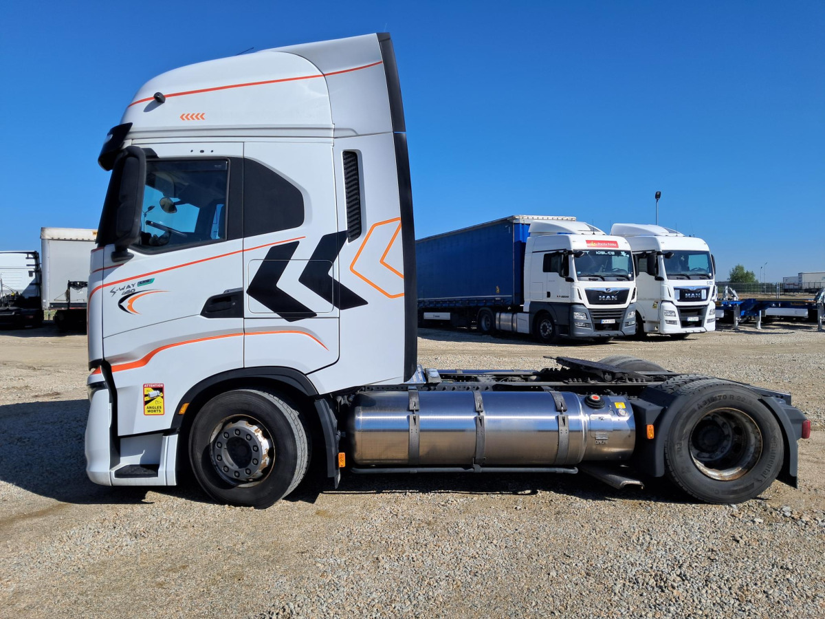 IVECO AS440ST/FP LT LNG CIĄGNIK SIODŁOWY - Tegljač: slika IVECO AS440ST/FP LT LNG CIĄGNIK SIODŁOWY - Tegljač IVECO AS440ST/FP LT LNG CIĄGNIK SIODŁOWY - Tegljač: slika IVECO AS440ST/FP LT LNG CIĄGNIK SIODŁOWY - Tegljač