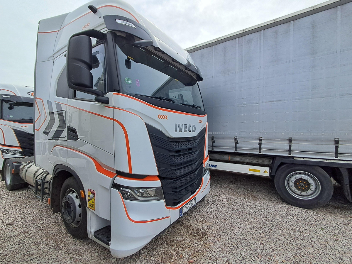 IVECO AS440ST/FP LT LNG CIĄGNIK SIODŁOWY - Tegljač: slika IVECO AS440ST/FP LT LNG CIĄGNIK SIODŁOWY - Tegljač IVECO AS440ST/FP LT LNG CIĄGNIK SIODŁOWY - Tegljač: slika IVECO AS440ST/FP LT LNG CIĄGNIK SIODŁOWY - Tegljač