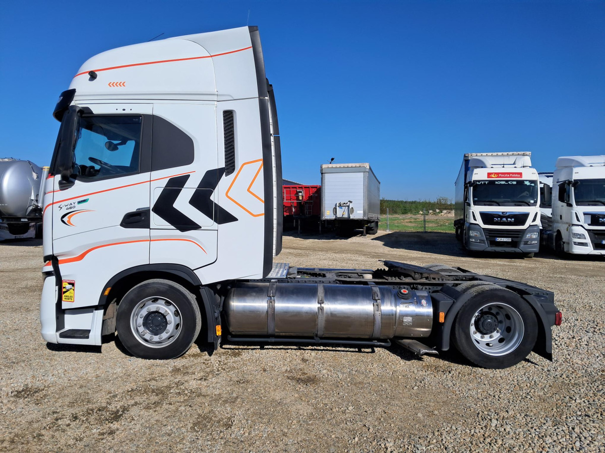 IVECO AS440ST/FP LT LNG CIĄGNIK SIODŁOWY - Tegljač: slika IVECO AS440ST/FP LT LNG CIĄGNIK SIODŁOWY - Tegljač IVECO AS440ST/FP LT LNG CIĄGNIK SIODŁOWY - Tegljač: slika IVECO AS440ST/FP LT LNG CIĄGNIK SIODŁOWY - Tegljač