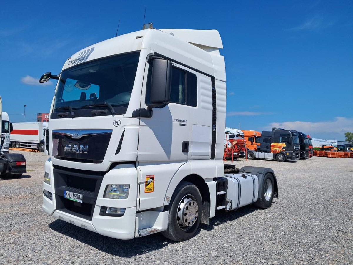 MAN TGX CIĄGNIK SIODŁOWY - Tegljač: slika MAN TGX CIĄGNIK SIODŁOWY - Tegljač MAN TGX CIĄGNIK SIODŁOWY - Tegljač: slika MAN TGX CIĄGNIK SIODŁOWY - Tegljač
