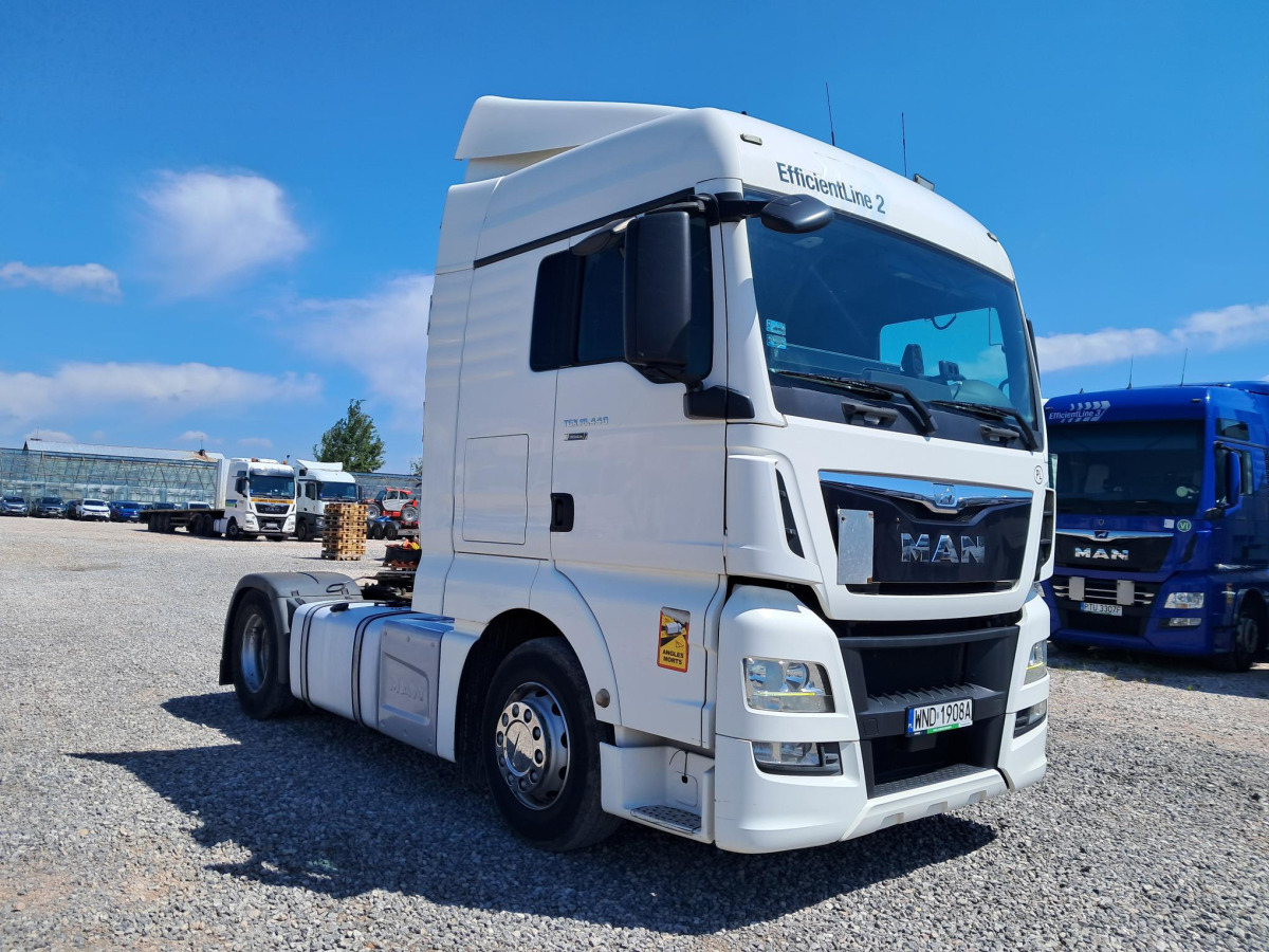MAN TGX CIĄGNIK SIODŁOWY - Tegljač: slika MAN TGX CIĄGNIK SIODŁOWY - Tegljač MAN TGX CIĄGNIK SIODŁOWY - Tegljač: slika MAN TGX CIĄGNIK SIODŁOWY - Tegljač
