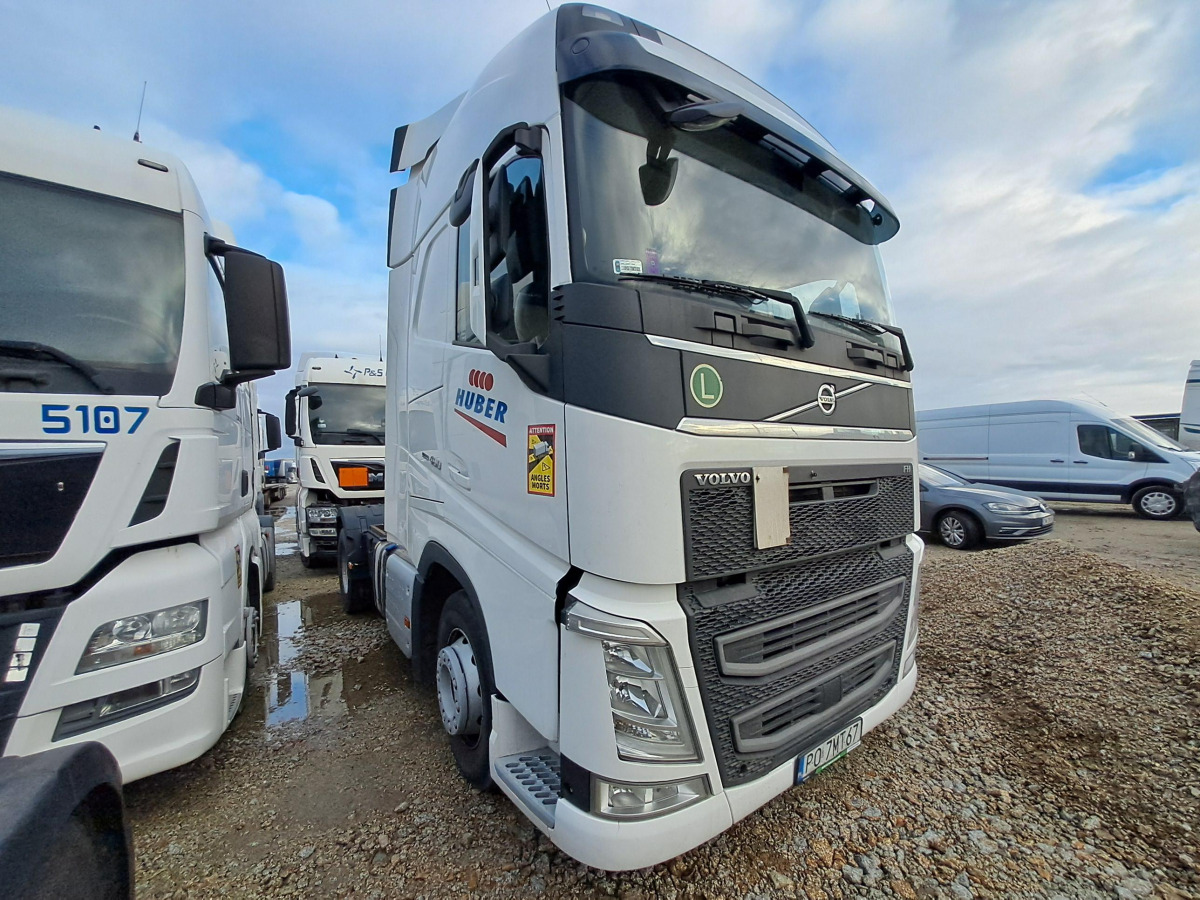 VOLVO FH 460 CIĄGNIK SIODŁOWY - Tegljač: slika VOLVO FH 460 CIĄGNIK SIODŁOWY - Tegljač VOLVO FH 460 CIĄGNIK SIODŁOWY - Tegljač: slika VOLVO FH 460 CIĄGNIK SIODŁOWY - Tegljač