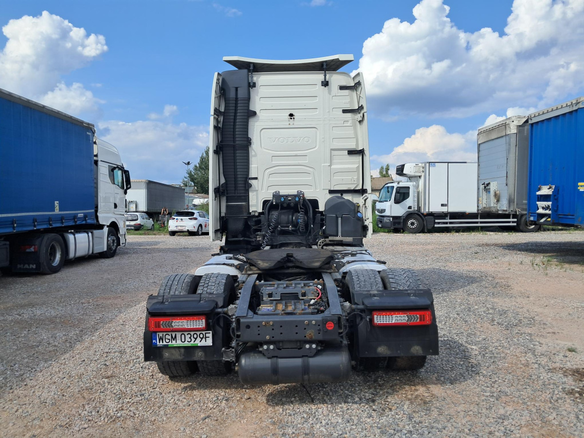 VOLVO FH CIĄGNIK SIODŁOWY - Tegljač: slika VOLVO FH CIĄGNIK SIODŁOWY - Tegljač VOLVO FH CIĄGNIK SIODŁOWY - Tegljač: slika VOLVO FH CIĄGNIK SIODŁOWY - Tegljač