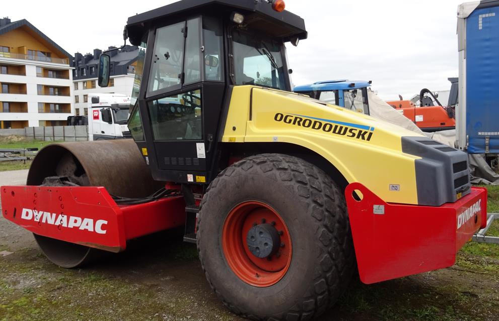Walec DYNAPAC CA 302D 2011 - 3393 mth - CE - 15,9t - Valjak: slika Walec DYNAPAC CA 302D 2011 - 3393 mth - CE - 15,9t - Valjak Walec DYNAPAC CA 302D 2011 - 3393 mth - CE - 15,9t - Valjak: slika Walec DYNAPAC CA 302D 2011 - 3393 mth - CE - 15,9t - Valjak