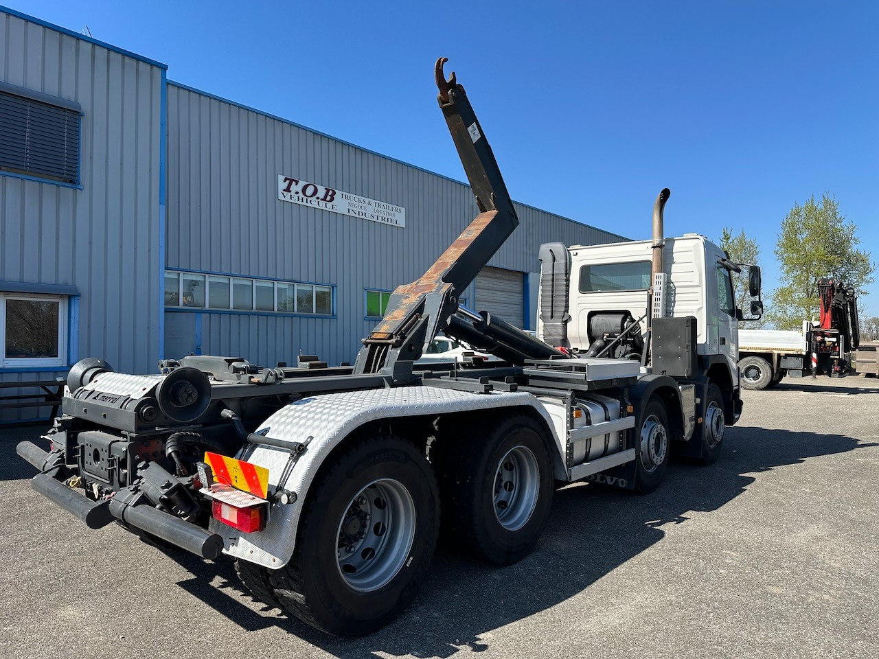 VOLVO FMX - Kamion s kukastom dizalicom: slika VOLVO FMX - Kamion s kukastom dizalicom VOLVO FMX - Kamion s kukastom dizalicom: slika VOLVO FMX - Kamion s kukastom dizalicom