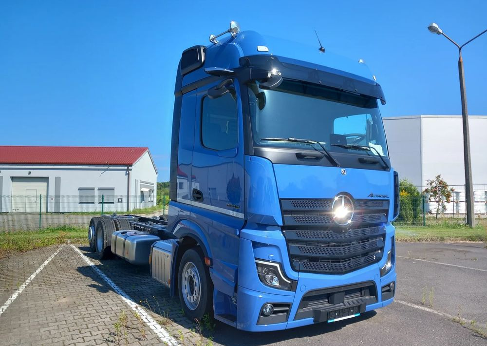 Mercedes-Benz Actros 2548 LnR - Kamion-šasija: slika Mercedes-Benz Actros 2548 LnR - Kamion-šasija Mercedes-Benz Actros 2548 LnR - Kamion-šasija: slika Mercedes-Benz Actros 2548 LnR - Kamion-šasija