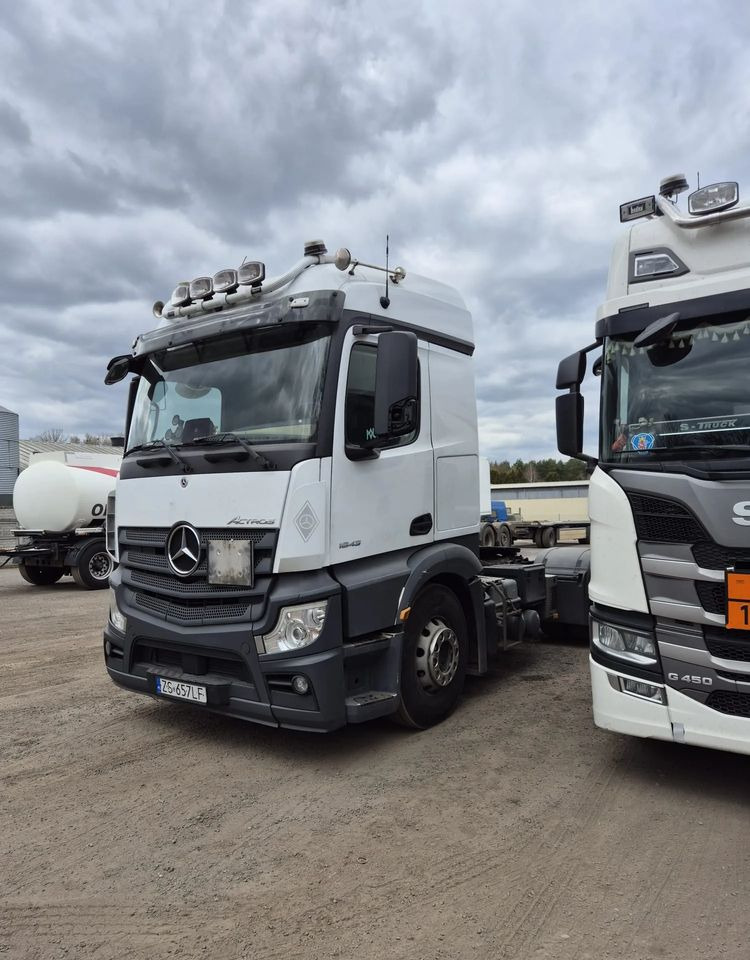 Mercedes-Benz Actros 1843 LS - Tegljač: slika Mercedes-Benz Actros 1843 LS - Tegljač Mercedes-Benz Actros 1843 LS - Tegljač: slika Mercedes-Benz Actros 1843 LS - Tegljač