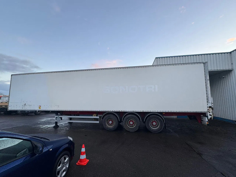 Fruehauf 3 Axle SMB , Box Trailer, Spring Suspension - Poluprikolica sa zatvorenim sandukom: slika Fruehauf 3 Axle SMB , Box Trailer, Spring Suspension - Poluprikolica sa zatvorenim sandukom Fruehauf 3 Axle SMB , Box Trailer, Spring Suspension - Poluprikolica sa zatvorenim sandukom: slika Fruehauf 3 Axle SMB , Box Trailer, Spring Suspension - Poluprikolica sa zatvorenim sandukom