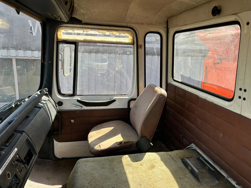 Kiper MAN 26.281, 6X4, Tipper, Spring Suspension , 362 engine and gearbox: slika Kiper MAN 26.281, 6X4, Tipper, Spring Suspension , 362 engine and gearbox