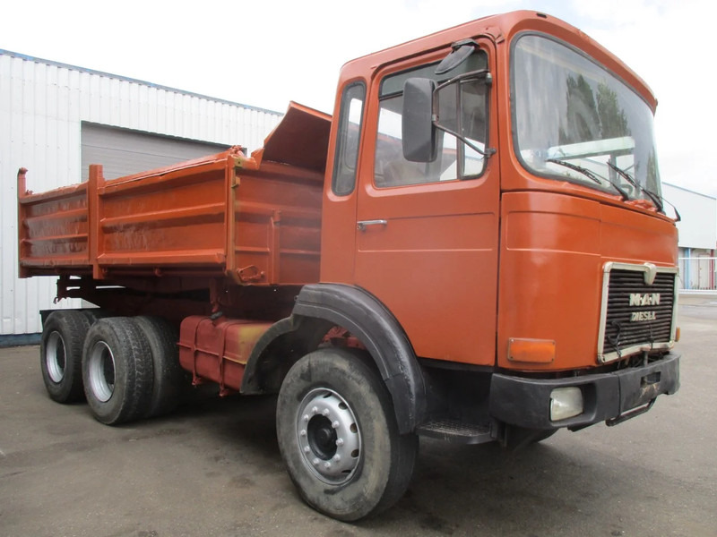 MAN 26.321 6x4 , 3 way tipper , ZF Manual , Spring suspension - Kiper: slika MAN 26.321 6x4 , 3 way tipper , ZF Manual , Spring suspension - Kiper MAN 26.321 6x4 , 3 way tipper , ZF Manual , Spring suspension - Kiper: slika MAN 26.321 6x4 , 3 way tipper , ZF Manual , Spring suspension - Kiper