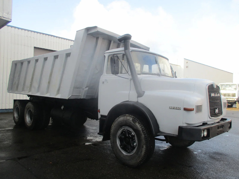 MAN 32.240 , Manual , 6x4 , Tipper truck , Spring suspension - Kiper: slika MAN 32.240 , Manual , 6x4 , Tipper truck , Spring suspension - Kiper MAN 32.240 , Manual , 6x4 , Tipper truck , Spring suspension - Kiper: slika MAN 32.240 , Manual , 6x4 , Tipper truck , Spring suspension - Kiper