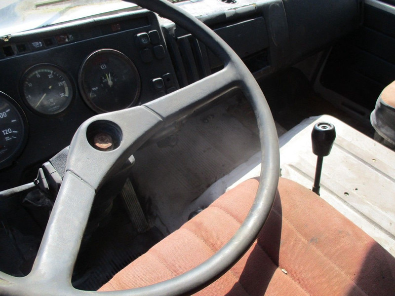 Kiper Mercedes-Benz 2633, V8 , ZF Manual , 6x4 , 3 Way tipper , Spring suspension: slika Kiper Mercedes-Benz 2633, V8 , ZF Manual , 6x4 , 3 Way tipper , Spring suspension