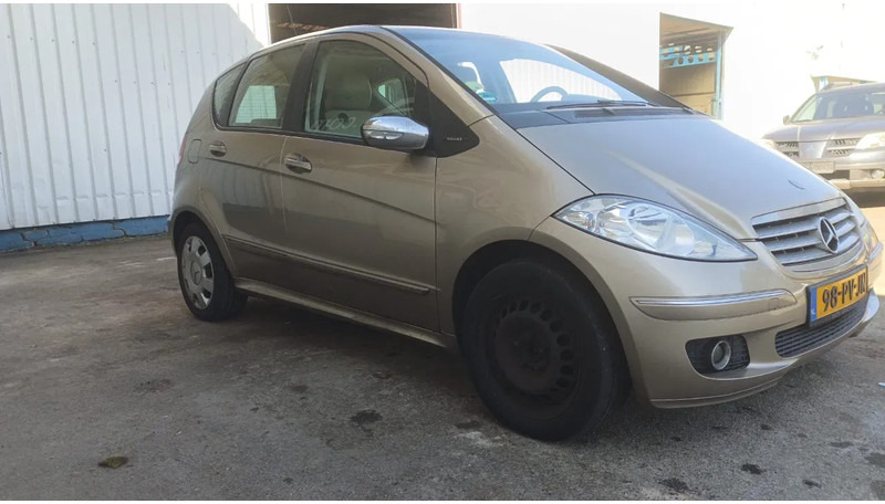 Mercedes-Benz A-Klasse 170 , Airco , leder , distrbute ketting maakt lawaai - Hatchback: slika Mercedes-Benz A-Klasse 170 , Airco , leder , distrbute ketting maakt lawaai - Hatchback Mercedes-Benz A-Klasse 170 , Airco , leder , distrbute ketting maakt lawaai - Hatchback: slika Mercedes-Benz A-Klasse 170 , Airco , leder , distrbute ketting maakt lawaai - Hatchback
