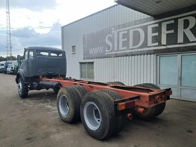 Mercedes-Benz LK 2624 , 6x4 , Manual , Spring suspension - Kamion-šasija: slika Mercedes-Benz LK 2624 , 6x4 , Manual , Spring suspension - Kamion-šasija Mercedes-Benz LK 2624 , 6x4 , Manual , Spring suspension - Kamion-šasija: slika Mercedes-Benz LK 2624 , 6x4 , Manual , Spring suspension - Kamion-šasija