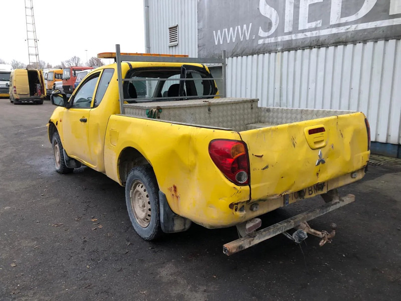 Mitsubishi L200 , 4x4 , 2.5 Di-D , Club cab - Automobil: slika Mitsubishi L200 , 4x4 , 2.5 Di-D , Club cab - Automobil Mitsubishi L200 , 4x4 , 2.5 Di-D , Club cab - Automobil: slika Mitsubishi L200 , 4x4 , 2.5 Di-D , Club cab - Automobil