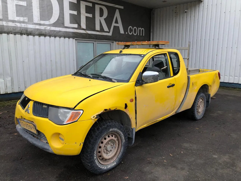 Mitsubishi L200 , 4x4 , 2.5 Di-D , Club cab - Automobil: slika Mitsubishi L200 , 4x4 , 2.5 Di-D , Club cab - Automobil Mitsubishi L200 , 4x4 , 2.5 Di-D , Club cab - Automobil: slika Mitsubishi L200 , 4x4 , 2.5 Di-D , Club cab - Automobil