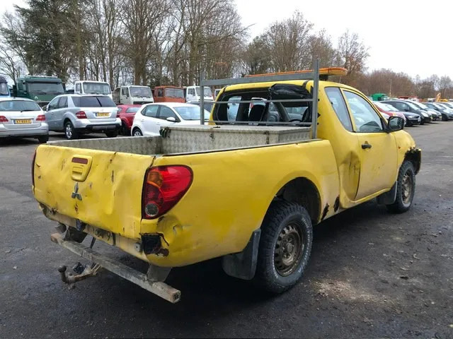 Mitsubishi L200 , 4x4 , 2.5 Di-D , Club cab - Automobil: slika Mitsubishi L200 , 4x4 , 2.5 Di-D , Club cab - Automobil Mitsubishi L200 , 4x4 , 2.5 Di-D , Club cab - Automobil: slika Mitsubishi L200 , 4x4 , 2.5 Di-D , Club cab - Automobil