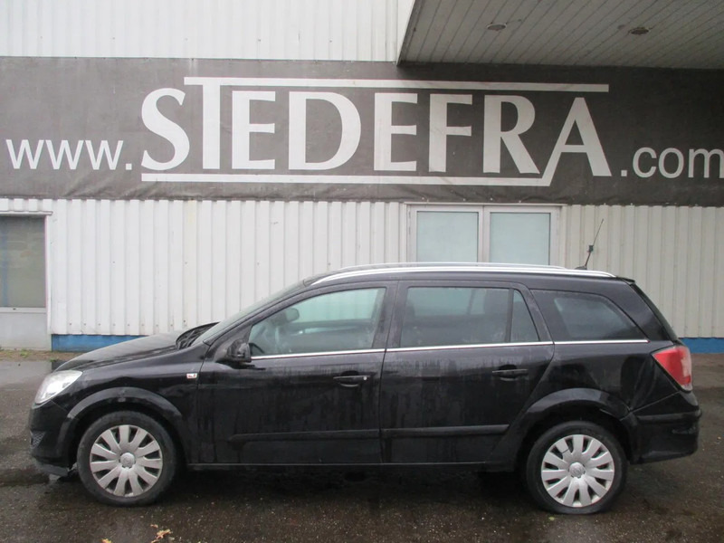 Opel Astra 1.7 CDTI , NOT RUNNING , Navi , Airco , lederen bekleding - Automobil: slika Opel Astra 1.7 CDTI , NOT RUNNING , Navi , Airco , lederen bekleding - Automobil Opel Astra 1.7 CDTI , NOT RUNNING , Navi , Airco , lederen bekleding - Automobil: slika Opel Astra 1.7 CDTI , NOT RUNNING , Navi , Airco , lederen bekleding - Automobil