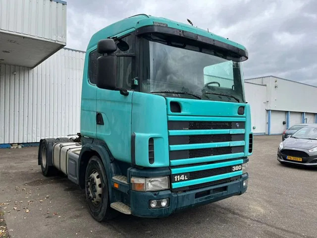 Scania R 114 L 380 , Manual Gearbox , Airco - Tegljač: slika Scania R 114 L 380 , Manual Gearbox , Airco - Tegljač Scania R 114 L 380 , Manual Gearbox , Airco - Tegljač: slika Scania R 114 L 380 , Manual Gearbox , Airco - Tegljač