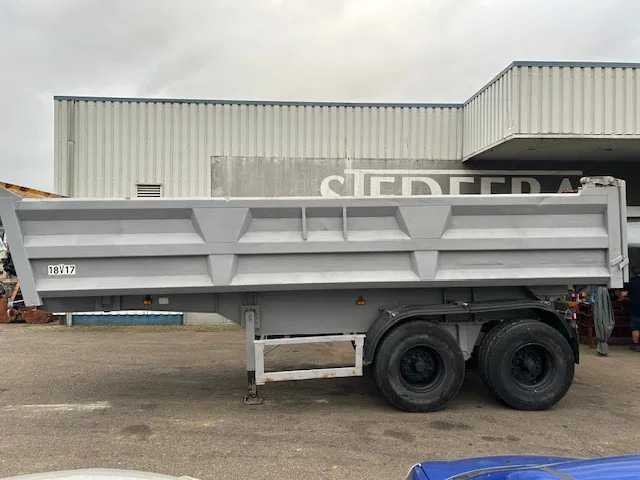 Trax 2 Axle Steel Tipper , Spring Suspension , Drum Brakes - Kiper poluprikolica: slika Trax 2 Axle Steel Tipper , Spring Suspension , Drum Brakes - Kiper poluprikolica Trax 2 Axle Steel Tipper , Spring Suspension , Drum Brakes - Kiper poluprikolica: slika Trax 2 Axle Steel Tipper , Spring Suspension , Drum Brakes - Kiper poluprikolica