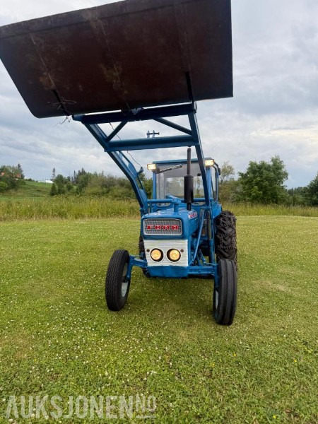 1972 Ford 3000 MVA FRI TRAKTOR MED FRONTLATER SKUFFE FRES - Traktor: slika 1972 Ford 3000 MVA FRI TRAKTOR MED FRONTLATER SKUFFE FRES - Traktor 1972 Ford 3000 MVA FRI TRAKTOR MED FRONTLATER SKUFFE FRES - Traktor: slika 1972 Ford 3000 MVA FRI TRAKTOR MED FRONTLATER SKUFFE FRES - Traktor