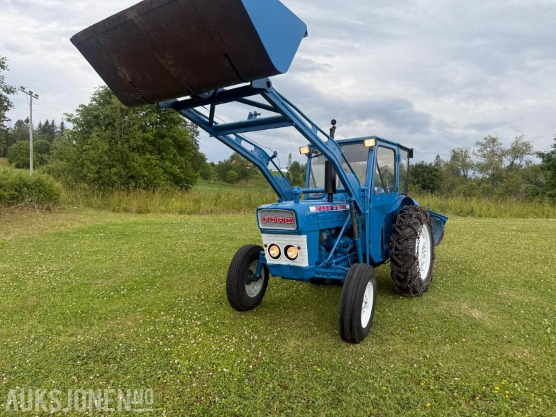 1972 Ford 3000 MVA FRI TRAKTOR MED FRONTLATER SKUFFE FRES - Traktor: slika 1972 Ford 3000 MVA FRI TRAKTOR MED FRONTLATER SKUFFE FRES - Traktor 1972 Ford 3000 MVA FRI TRAKTOR MED FRONTLATER SKUFFE FRES - Traktor: slika 1972 Ford 3000 MVA FRI TRAKTOR MED FRONTLATER SKUFFE FRES - Traktor